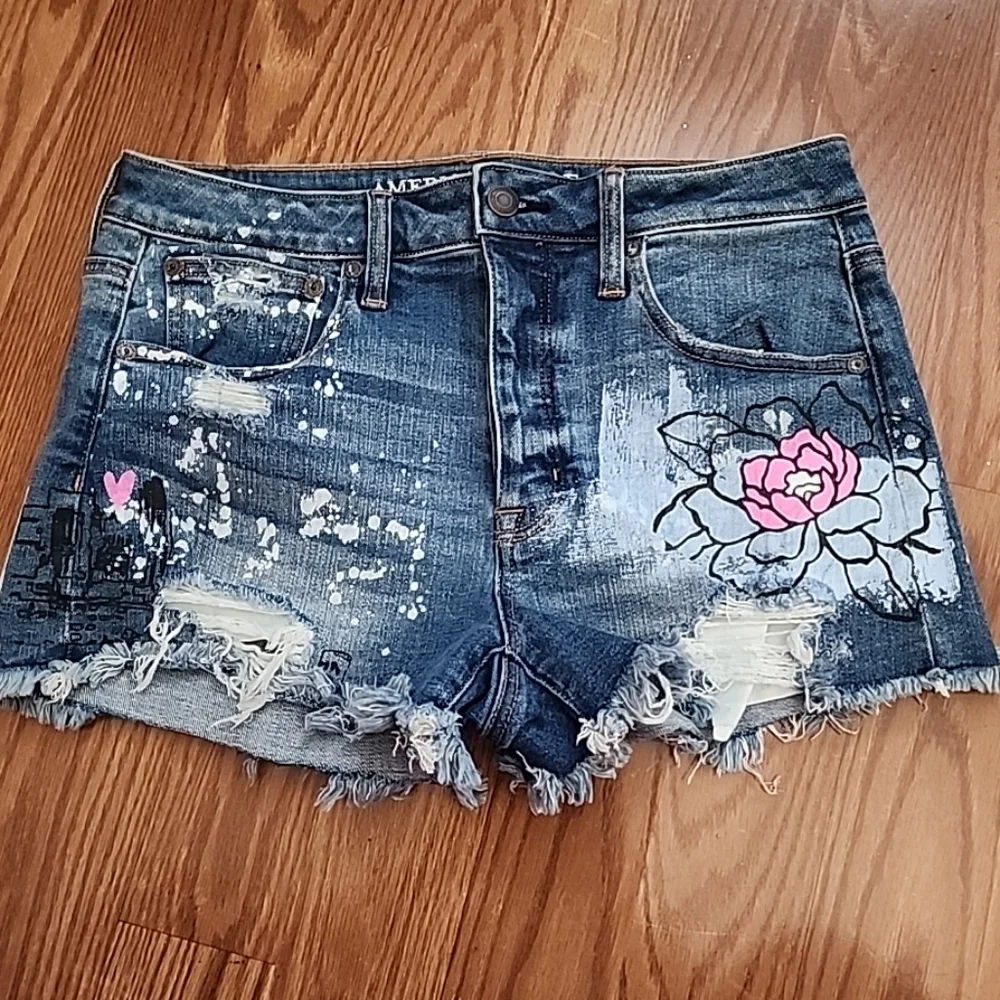 American Eagle Outfitters vintage hi-rise festival shorts 8 painted Hard to find
